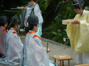 kamakura_pretres_purification02